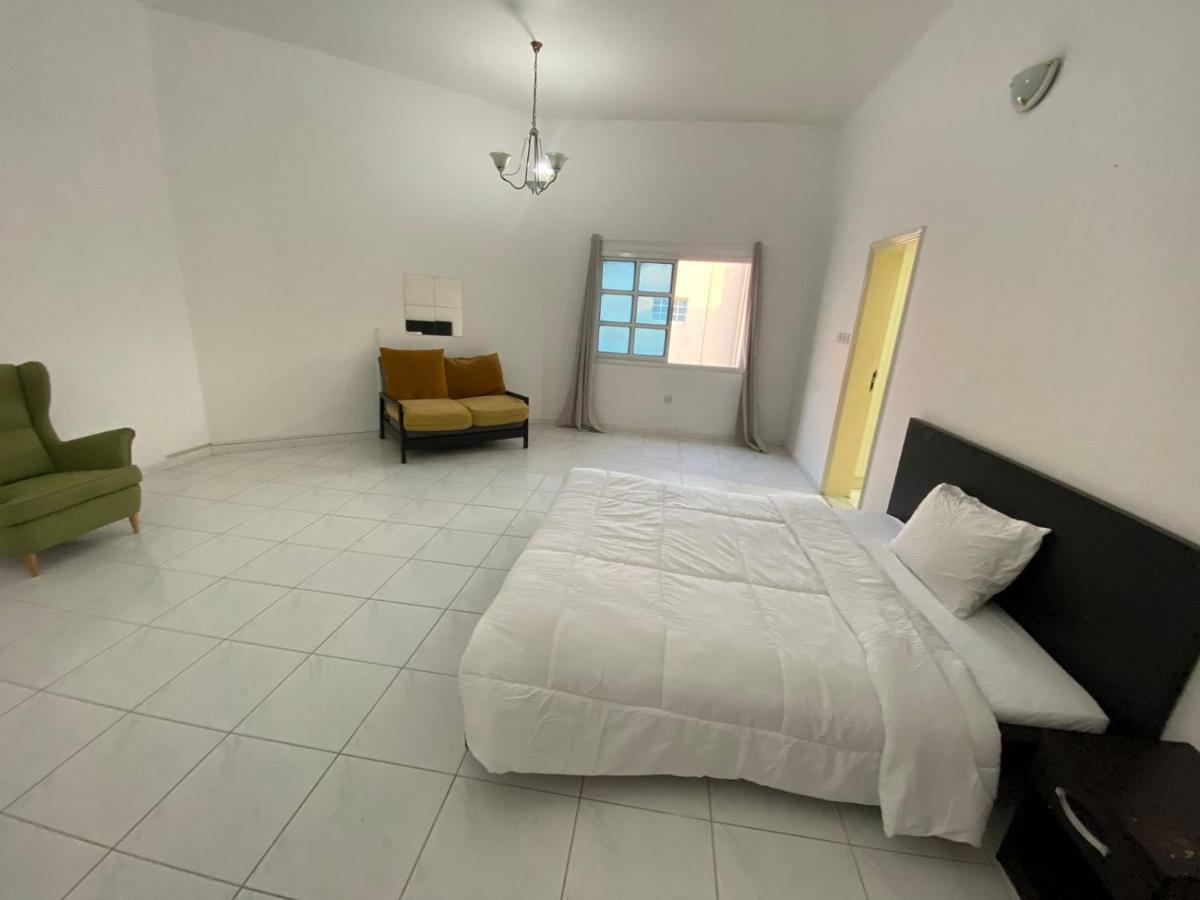 Comfortable Private Rooms In Compound Housing Dubai Exterior foto
