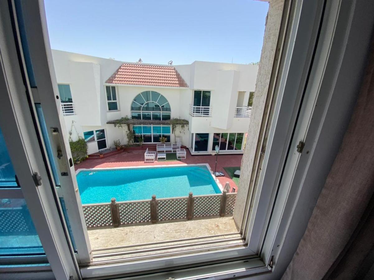Comfortable Private Rooms In Compound Housing Dubai Exterior foto