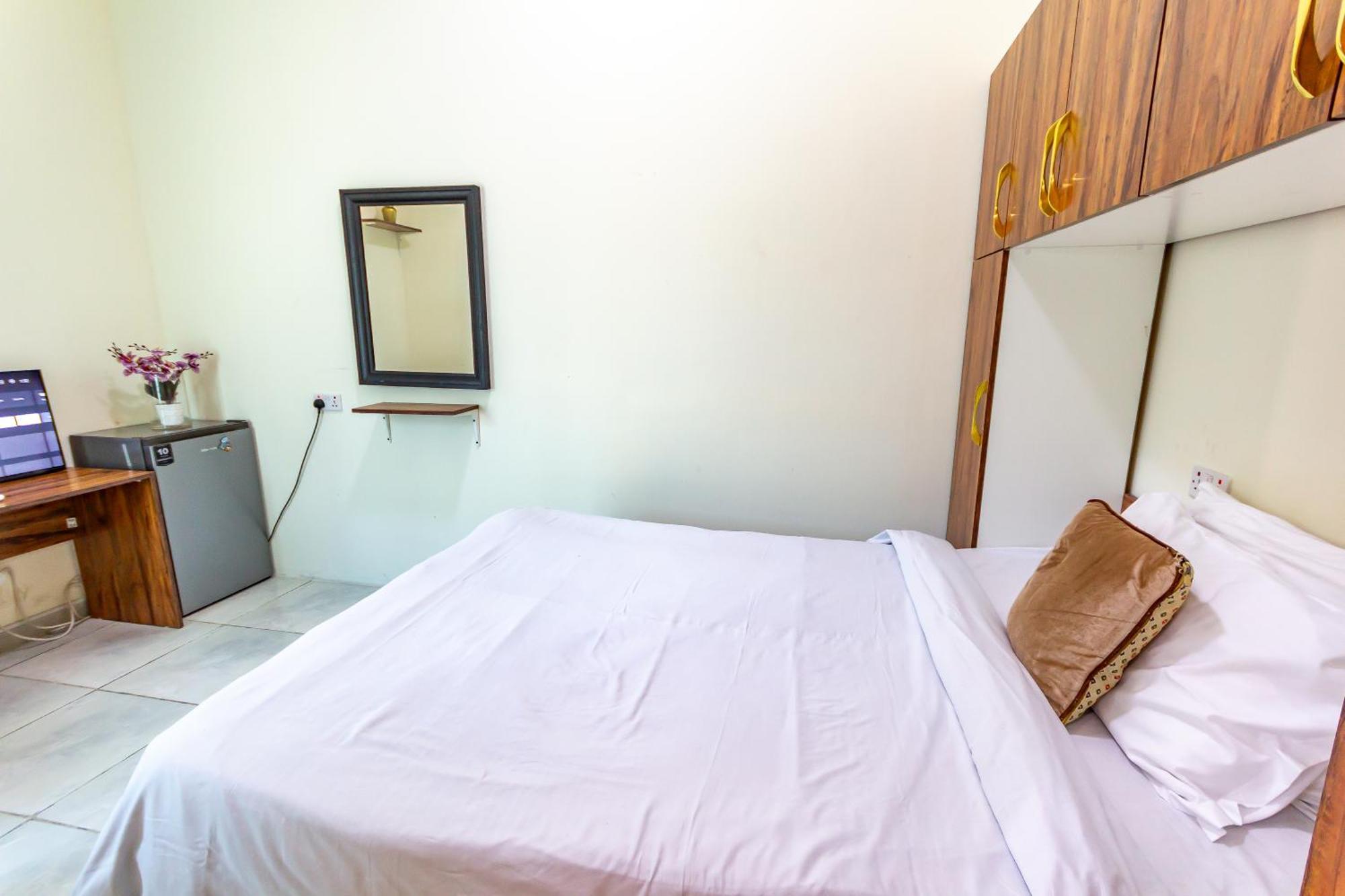 Comfortable Private Rooms In Compound Housing Dubai Exterior foto